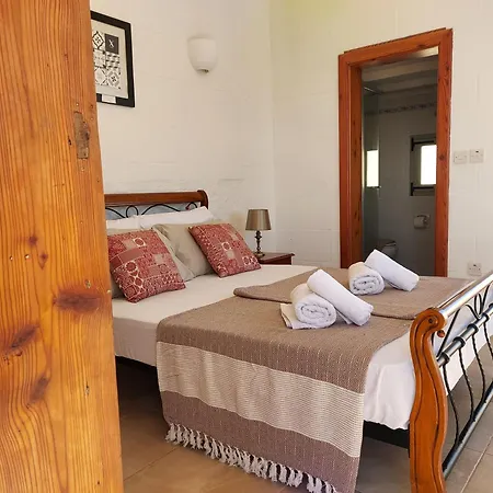 Razzett Warda Bed and breakfast